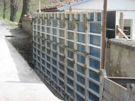 Contenimento stradale nel cimitero di Vigolone