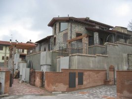 Casa trifamiliare a Calestano